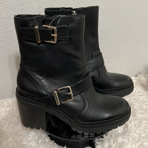 NWT Kenneth Cole Rhode Heel Buckle Polar Grip Black Leather Mid Calf Boots Sz 8 - Picture 3 of 11